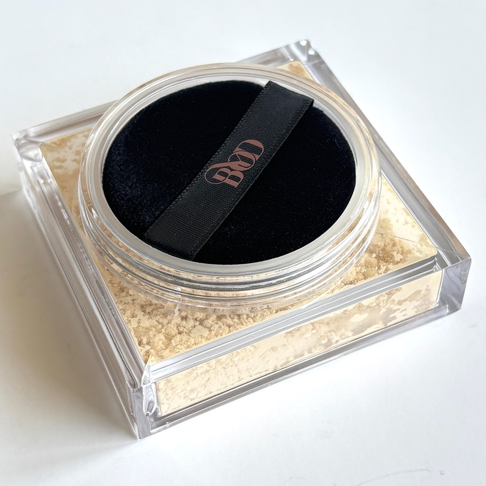 3/$25 BYOD Matte Magic Loose Powder - Picture 4 of 8